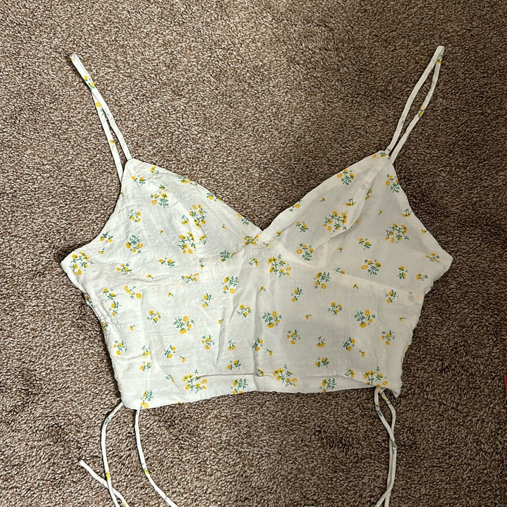 Princess Poly white and yellow floral cropped tank
